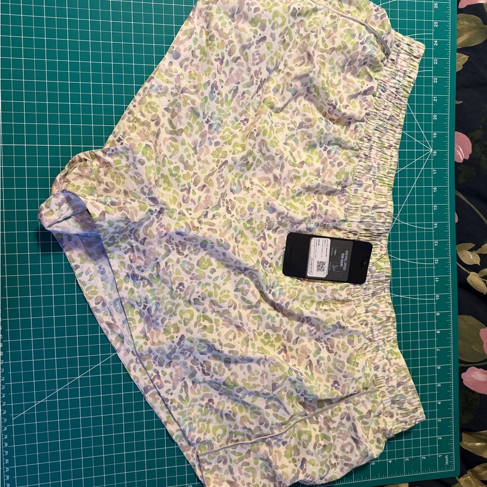 Fabletics Leopard 🐆 Floral Patterned Shorts NWT - image 1
